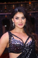 Urvashi Rautela Pics